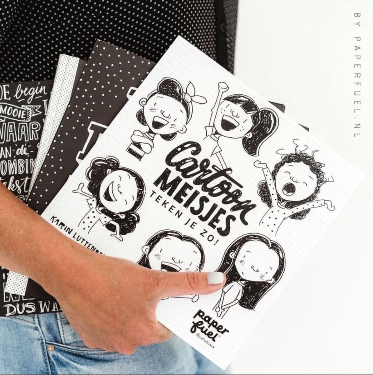 Paperfuel Boeken Paperfuel - Cartoonmeisjes teken je zo!